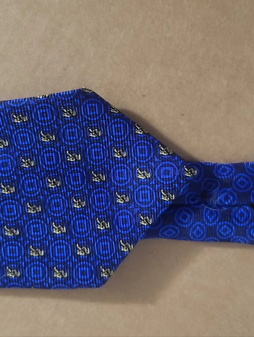 Versace V2 Rare Vintage Tie 100% Silk Designer V2 Logo Blue Geometric Italy
